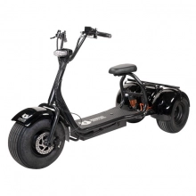 Kontio Motors Kruiser Trike Black 0,9kWh akulla